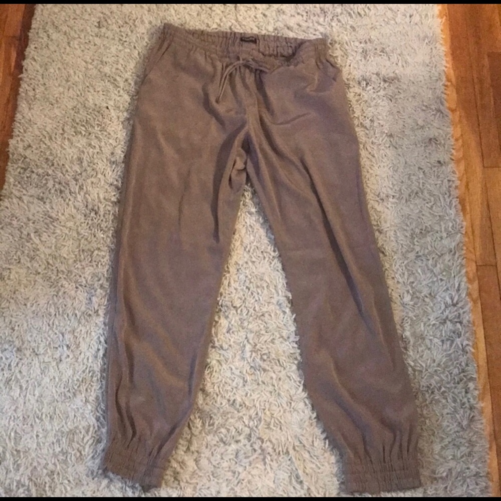 Express silk joggers